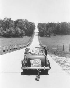 Umjetnička fotografija Back View Of Car With Just Married Sign., H. Armstrong Roberts, (30 x 40 cm)