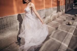 Umjetnička fotografija Bride on the street, South_agency, (40 x 26.7 cm)