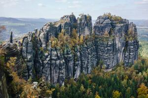 Umjetnička fotografija High angle view of rocky cliffs, Halfdark, (40 x 26.7 cm)