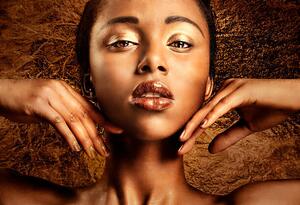 Fotografija Portrait of a woman with bronze and gold makeup, Paper Boat Creative, (40 x 26.7 cm)