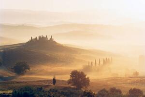 Umjetnička fotografija Typical Tuscany landscape with farmhouse in, Gary Yeowell, (40 x 26.7 cm)