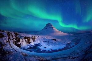 Fotografija Northern lights at Mount Kirkjufell, Iceland, FEBRUARY, (40 x 26.7 cm)