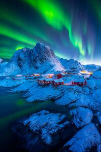 Fotografija Northern lights with Festhelltinden peak and, Copyright by Boonchet Ch