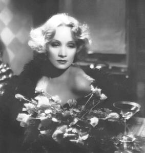 Umjetnička fotografija Shanghai Express by Josef von Sternberg with Marlene Dietrich, 1932, (40 x 40 cm)