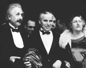 Umjetnička fotografija Albert Einstein and his wife Elsa with Charlie Chaplin, Unknown photographer,, (40 x 30 cm)