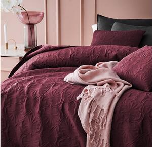 Prošiveni prekrivač burgundy boje za bračni krevet 220 x 240 cm