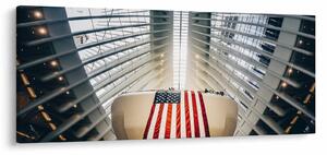Slika zgrade s američkom zastavom (120x50 cm)