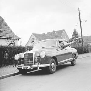Fotografija Mercedes Benz 190, Hamburg 1957, (40 x 40 cm)