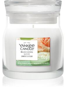 Yankee Candle Blooming Love mirisna svijeća Signature 110 g
