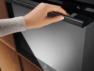 PEĆNICA ELECTROLUX EOE 8P39H