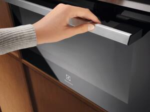 PEĆNICA ELECTROLUX S MIKROVALOVIMA EVM 8E09X
