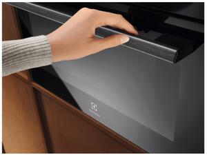 PEĆNICA ELECTROLUX S MIKROVALOVIMA LVM 6E46Z