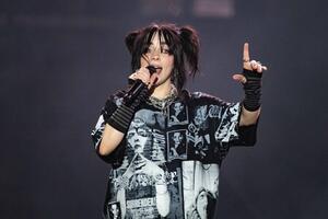 Fotografija Billie Eilish at Glastonbury Festival 2022, Joseph Okpako