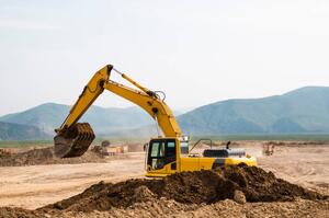 Ilustracija Excavator loading earth into dump, Pro-syanov