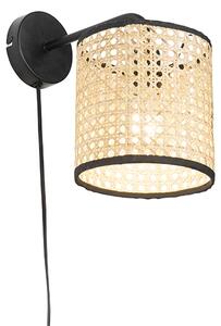 Zidna svjetiljka u crnoj boji sa sjenom od ratana - Kata