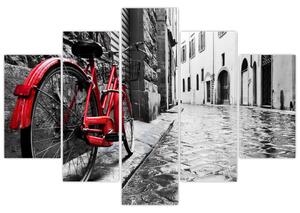 Slika rdečega kolesa na tlakovani ulici (150x105 cm)