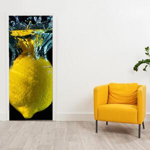 Foto tapeta za vrata - Limun u vodi (95x205cm)