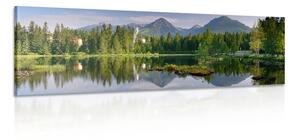 Slika prekrasna planinska panorama kraj jezera