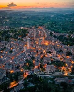 Fotografija San Gimignano town at night with, Pol Albarrán