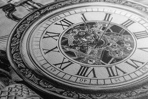 Slika sat iz prošlosti u crno-bijelom dizajnu