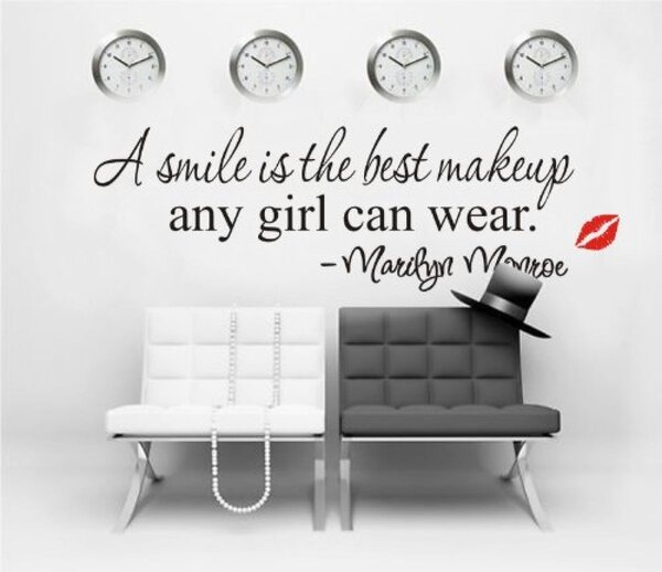 Dekorativna zidna naljepnica - A smile is the best makeup