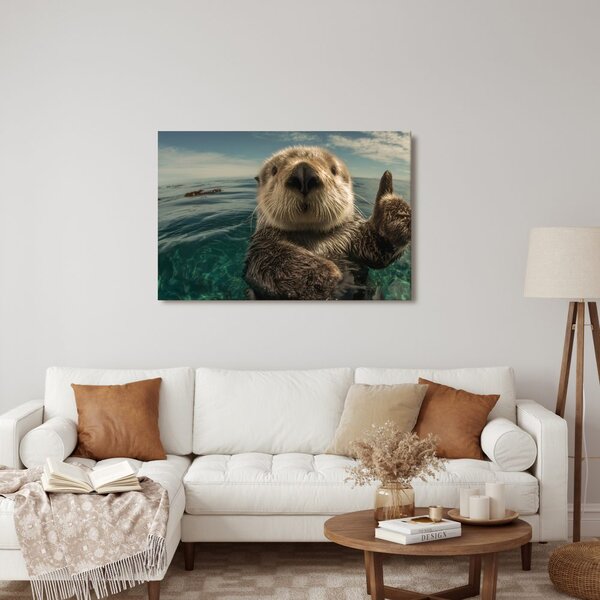 Slika razigrana vidra u oceanu