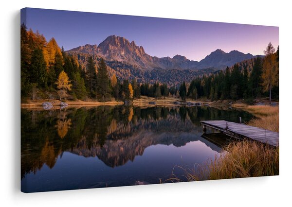 Slika jesensko planinsko jezero