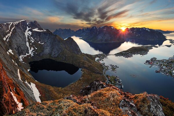 Fototapeta planinska panorama sa zalaskom sunca