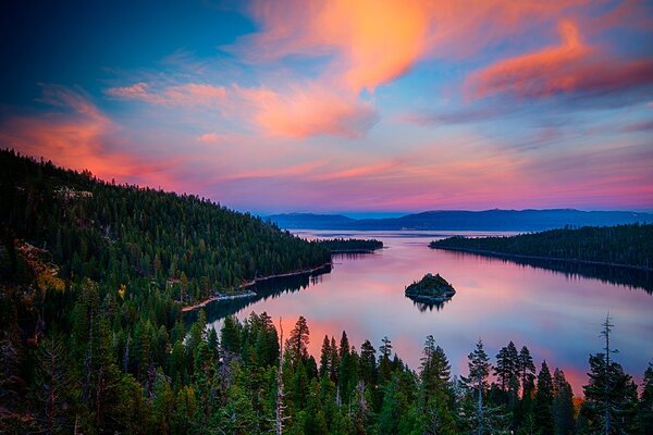 Fototapeta jezero pri zalasku sunca