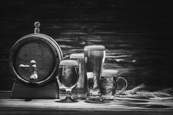 Fototapeta pivski festival u crno-bijelom dizajnu