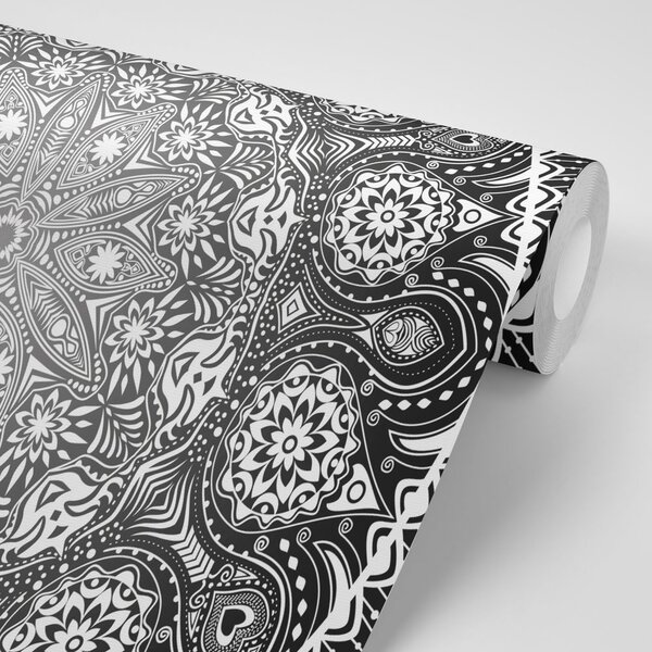 Tapeta ukrasna Mandala s čipkom u crno-bijelom dizajnu