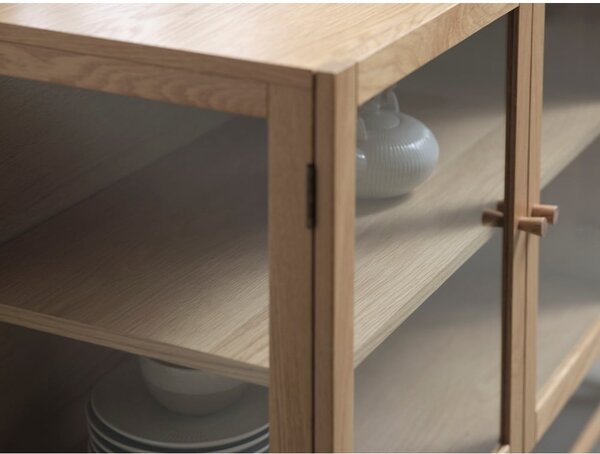 Vitrina od punog hrasta u prirodnoj boji 88x140 cm Elba – Unique Furniture