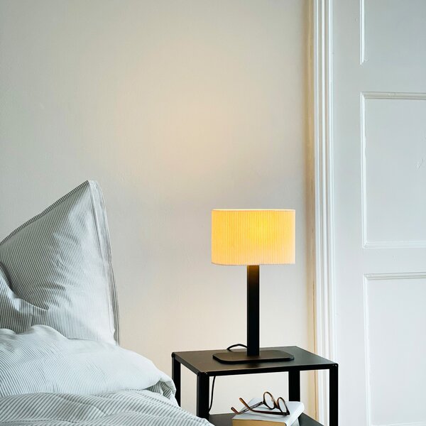 Dyberg Larsen Calix stolna lampa, prirodno bijela, visina 39 cm, Bijela, Dnevni boravak/blagovaonica, Tkanina / tekstil