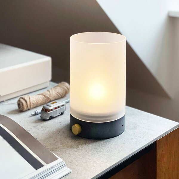 Dyberg Larsen LED stolna lampa na baterije Cozy, visina 20,5 cm, beton, prigušiva, Sivo, Dnevni boravak/blagovaonica, Beton