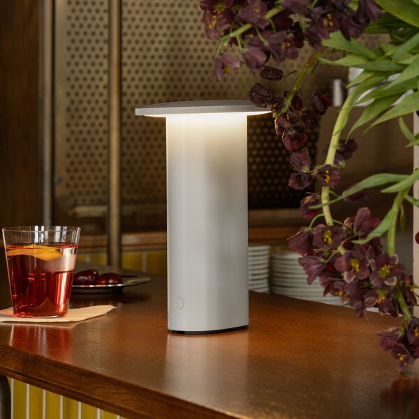 FRITZ HANSEN Fritz Hansen Solae LED stolna lampa na baterije, siva, aluminijska, IP44, prigušiva, Sivo, Dnevni boravak/blagovaonica, Aluminij