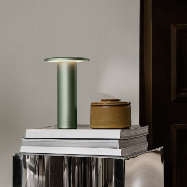 FRITZ HANSEN Fritz Hansen Solae LED punjiva stolna lampa, zelena, aluminijska, IP44, prigušiva, Zelena, Dnevni boravak/blagovaonica, Aluminij