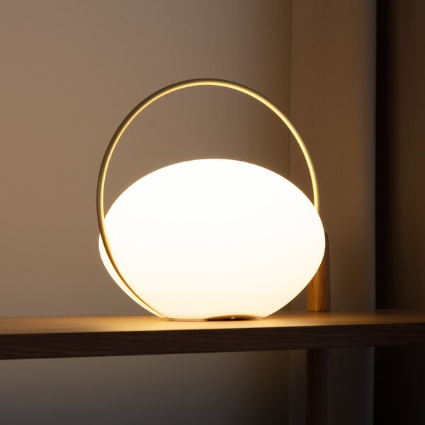 UMAGE LED stolna lampa na baterije Orbit, bijela/mesing, IP44, CCT, prigušiva, Bijela, Dnevni boravak/blagovaonica, Plastika