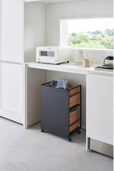 Crni metalni regal na kotačima 42x60 cm Tower – YAMAZAKI
