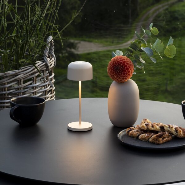 Konstsmide Lille LED punjiva stolna lampa, visina 20 cm, boja pijeska, IP54, USB, prigušiva, Bež, Dnevni boravak/blagovaonica, Aluminij