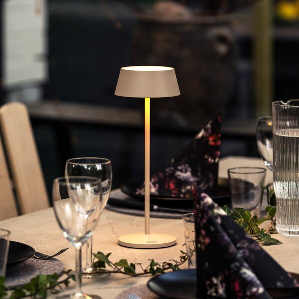 Konstsmide Menton LED punjiva stolna lampa, boje pijeska, visina 27 cm, IP54, USB, prigušiva, Bež, Dnevni boravak/blagovaonica, Metal