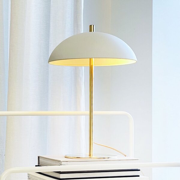 Dyberg Larsen kuglasta stolna lampa, bež/mesing, 44 cm, Zlato / mjed, Dnevni boravak/blagovaonica, Metal