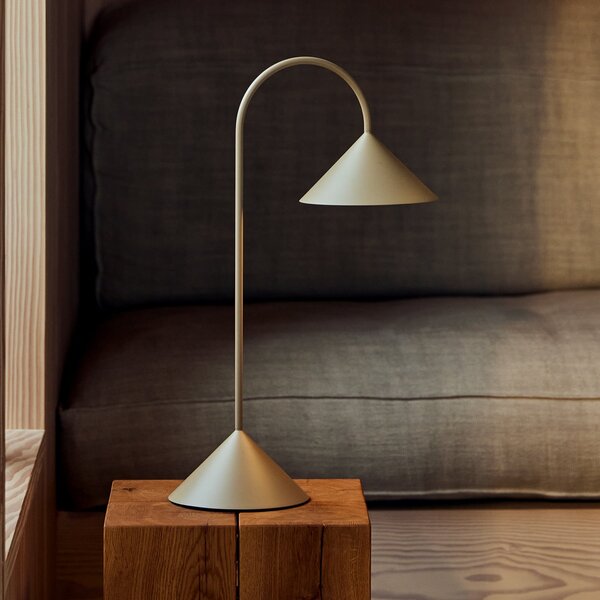 FRANDSEN LED stolna lampa na baterije Grasp, pješčano siva, visina 47 cm, prigušiva, Sivo, Metal