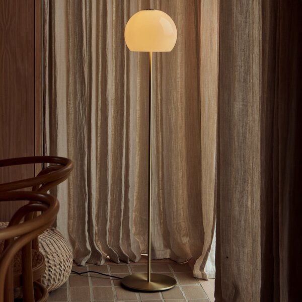 FRANDSEN Ball Glass podna lampa, pješčano siva, staklo, 130 cm, E27, Bež, Dnevni boravak/blagovaonica, Staklo