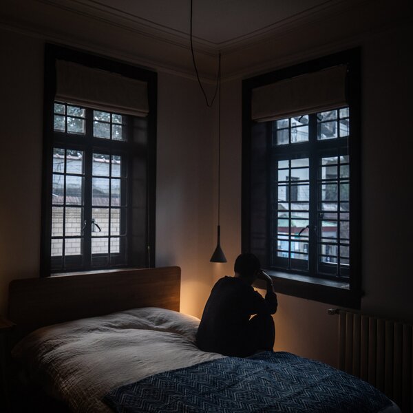 Foscarini Aplomb Mini viseća svjetiljka od smeđeg betona, prigušiva, Smeđa / hrđa, Kuhinja, Beton