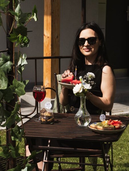 Vrtni namještaj, stol + stolice - antikna bronca