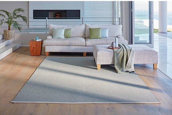 Svijetlo zeleni unutarnji i vanjski tepih 85x160 cm Mono Sage Army – Pappelina