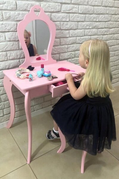 Ružičasti dječji toaletni stolić sa stolčićem