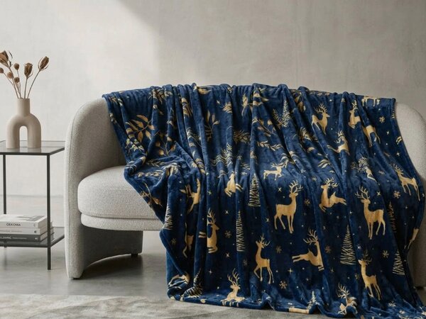 Tamnoplava božićna deka od mikropliša GOLDEN DEER Dimenzije: 200 x 220 cm