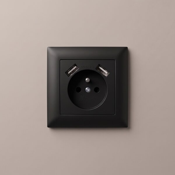 Jednostruka utičnica s uzemljenjem + 2x USB-A OSTE JNH003-G Black