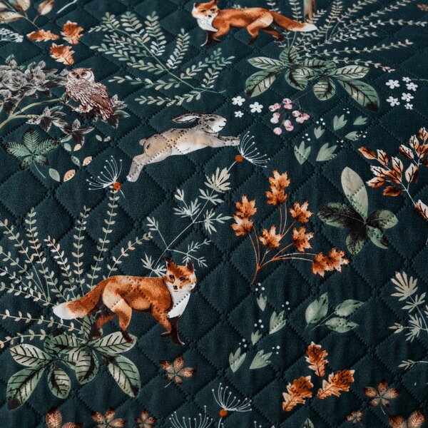 Prekrivač za krevet THE FOX AND THE HARE tamnozeleni Dimenzije: 170 x 210 cm